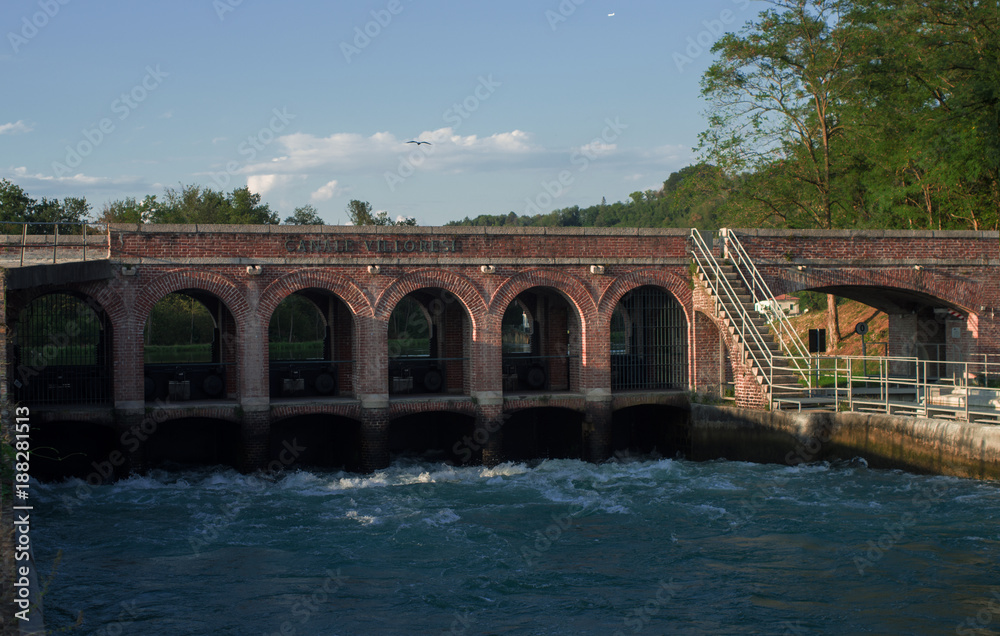 production of hydroelectric power at Panperduto, Villoresi canal, Italy production of hydroelectric power at Panperduto, Villoresi canal, Italy