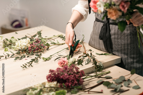 Master class on making bouquets. Summer bouquet. Learning flower arranging, making beautiful bouquets with your own hands