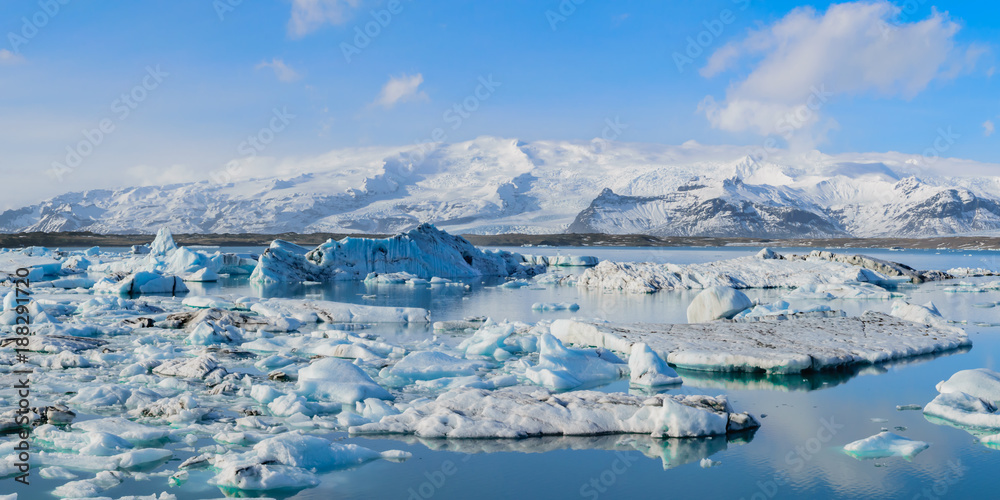 Jökulsárlón - Iceberg Lagoon in Iceland