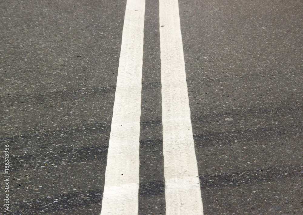 Obraz premium Two white lines