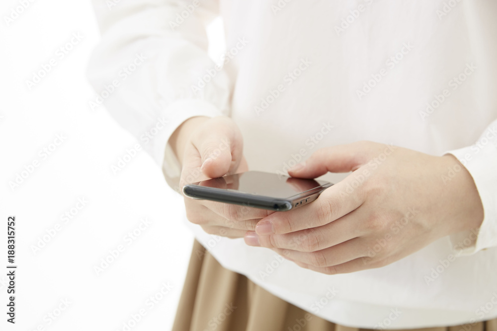 女性 スマートフォン 女性 スマートフォン