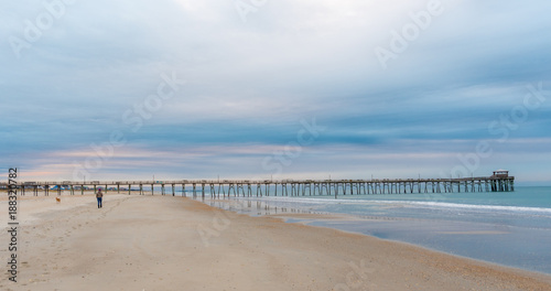 Fototapeta Naklejka Na Ścianę i Meble -  Sunrise at the Atlantic Beach Pier on Emerald Isle