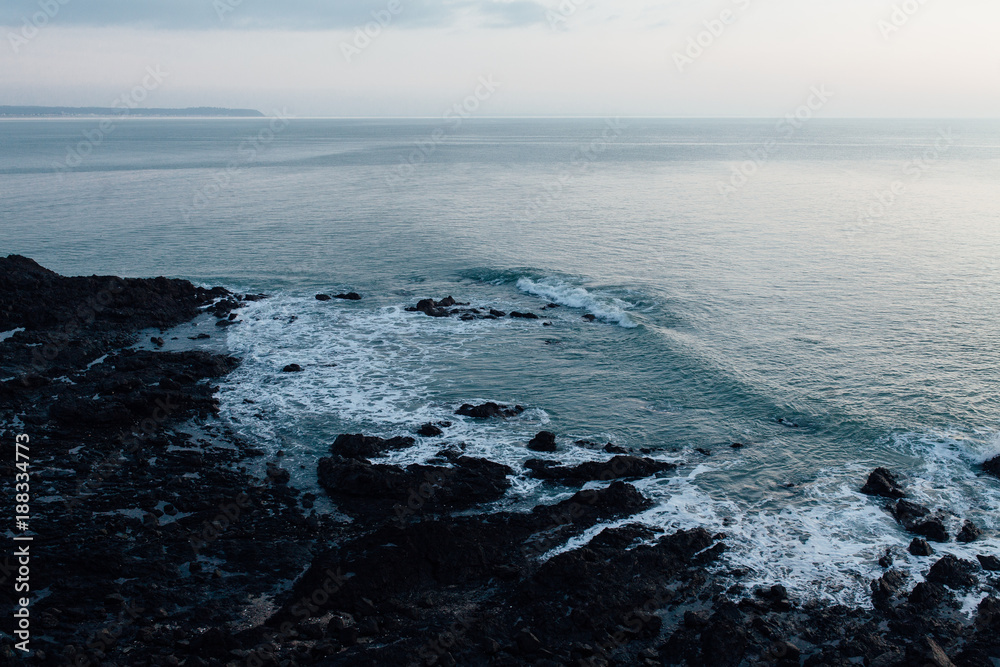 Fototapeta premium Waves coming in Granville