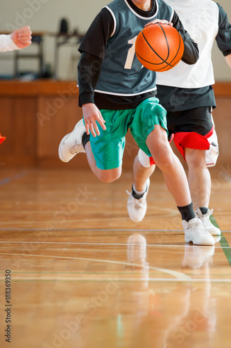 バスケットボールの試合 © taka