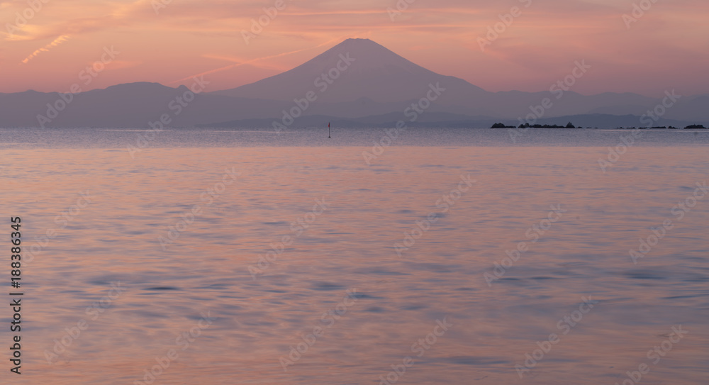 葉山の夕日と富士山
