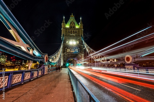 Tower Brige in London bei Nacht
