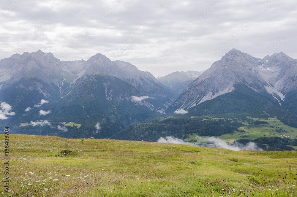 Scuol, Ftan, Wanderweg, Motta Naluns, Panoramaweg, Flurinaweg, Alpen, Graubünden, Schweizer Berge, Sommer, Schweiz