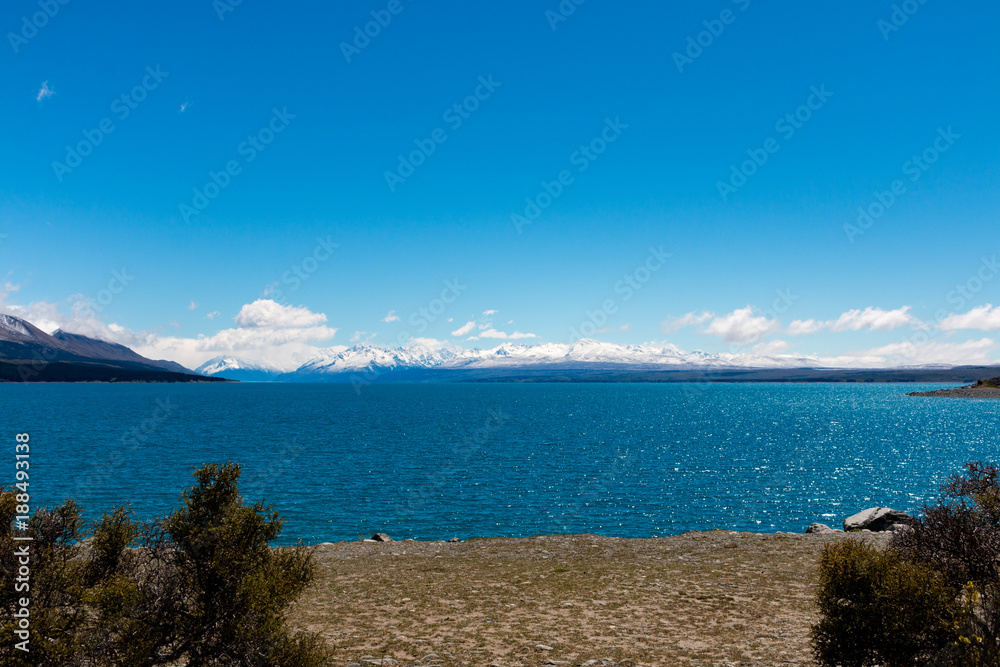 Lake Pukaki New Zealand blue water mount cook panorama