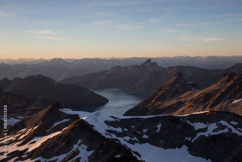 Obraz premium Aerial Canadian Mountain Landscape