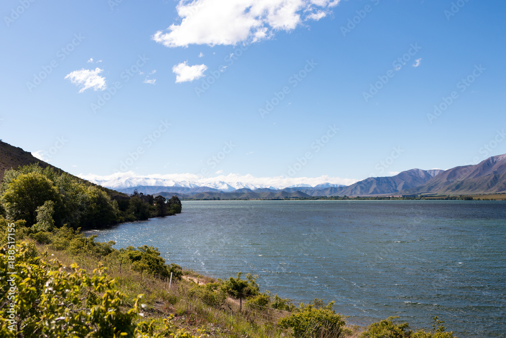 New Zealand lake mountain landscape panorama