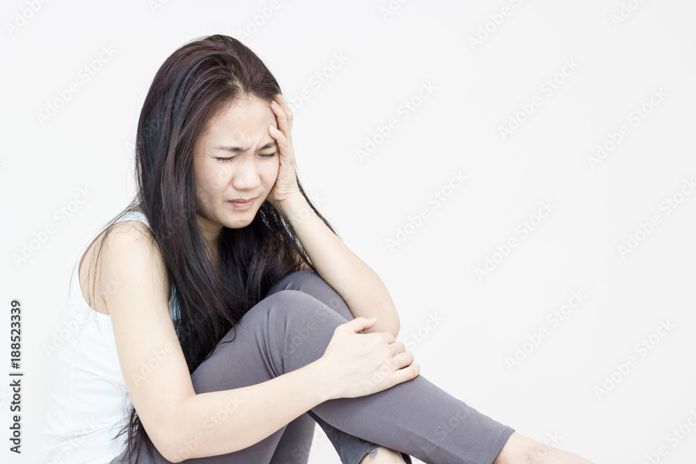 Women have pain head after work out Women have pain head after work out