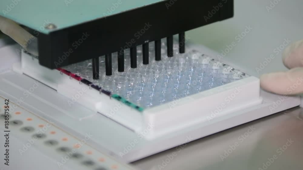 Automated installation for analysis Automated installation for analysis