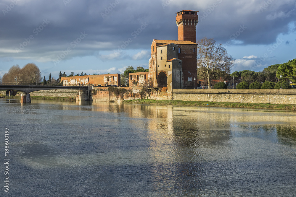 Obraz premium Arno River and Citadel. 
