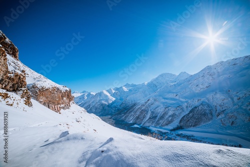 Зимний пейзаж в горах © vladimirnoskov