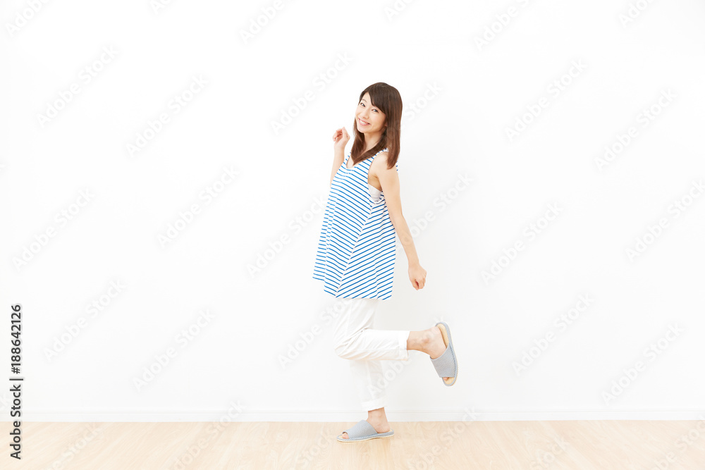 女性 リラックス 女性 リラックス