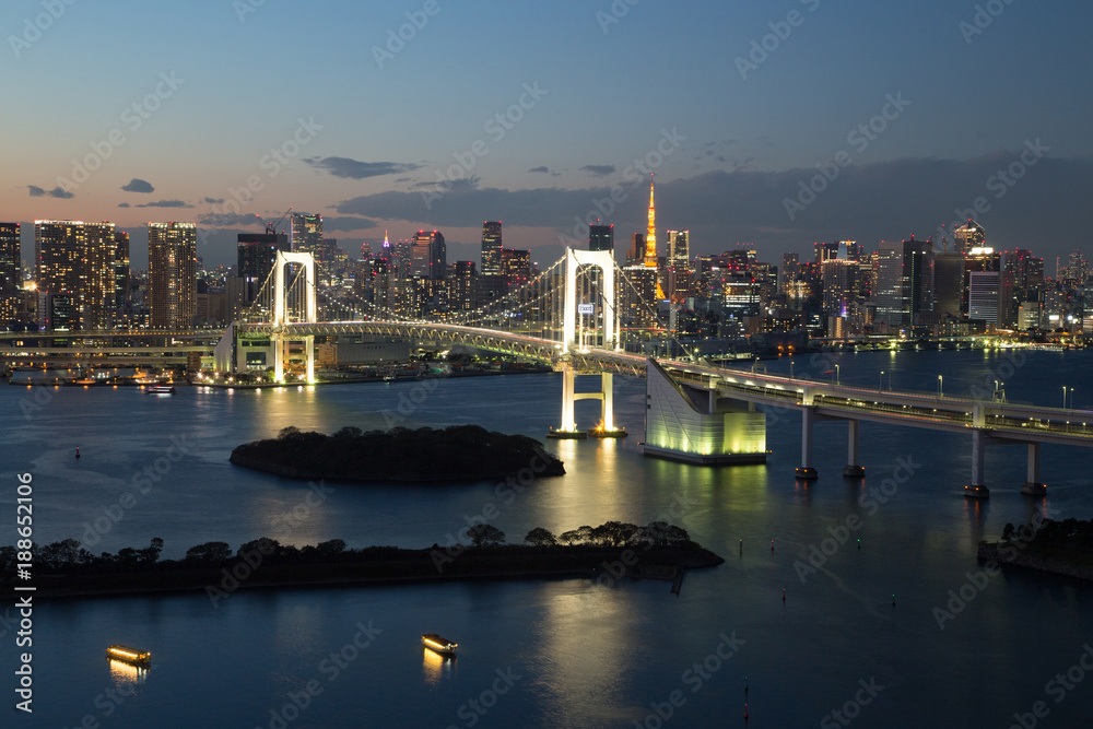 Fototapeta premium Tokyo, JAPAN - November 19 ,2017 : See night cityscape from Fuji TV Building at Odaiba in sunset.