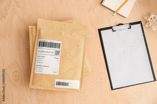 Preparing parcels for shipm...