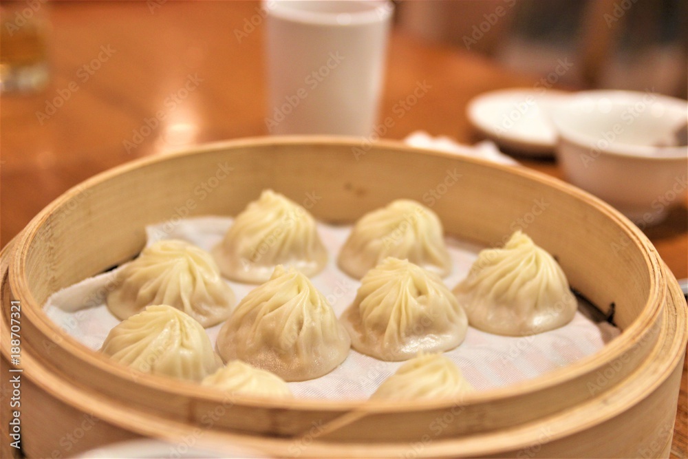 Xiao Long Bao (soup-filled dumplings) on spoon　小籠包 
