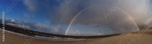 Panoramablick mit Regenbogen auf der Nordseeinsel Amrum