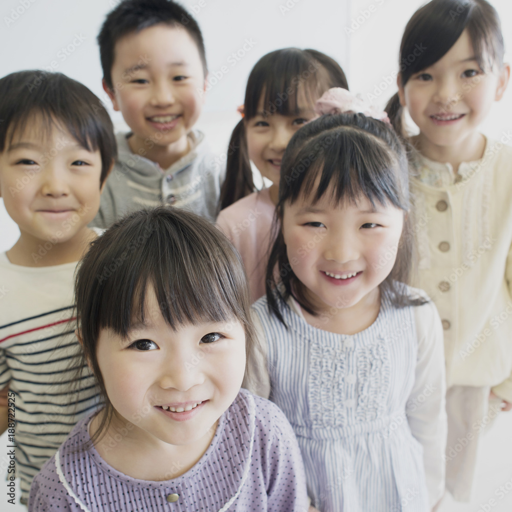 微笑む子供たち 微笑む子供たち