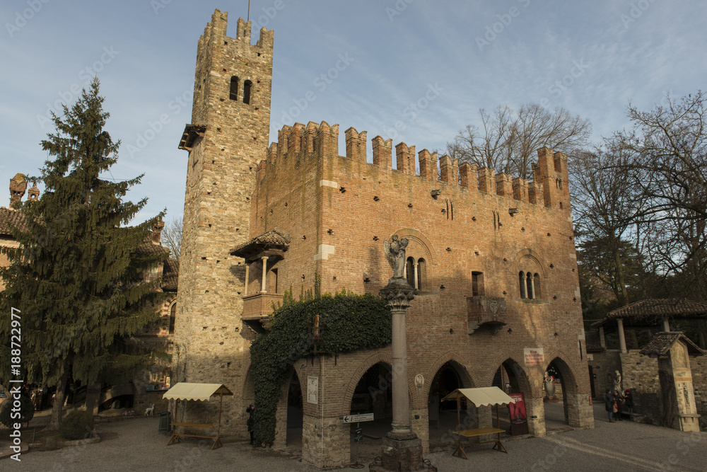 Grazzano Visconti, antiguo pueblo medieval, Emilia Romagna, Italia