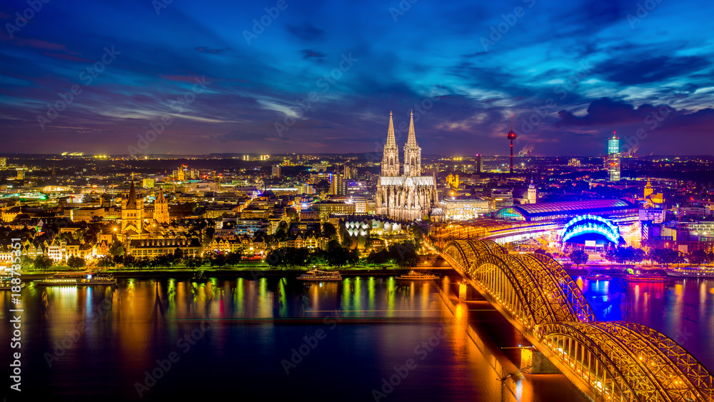 Cologne Cathedral at night, skyline of Cologne, Germany