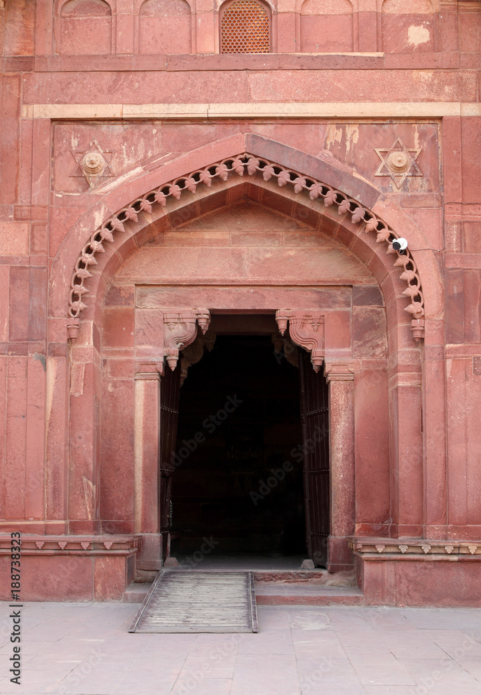 Intricate design at the entrance of Jodha Bai Palace, Fatehpur Sikri, India