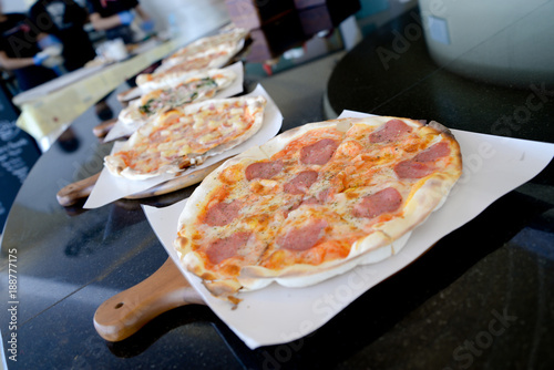 Wallpaper Mural pizza Torontodigital.ca