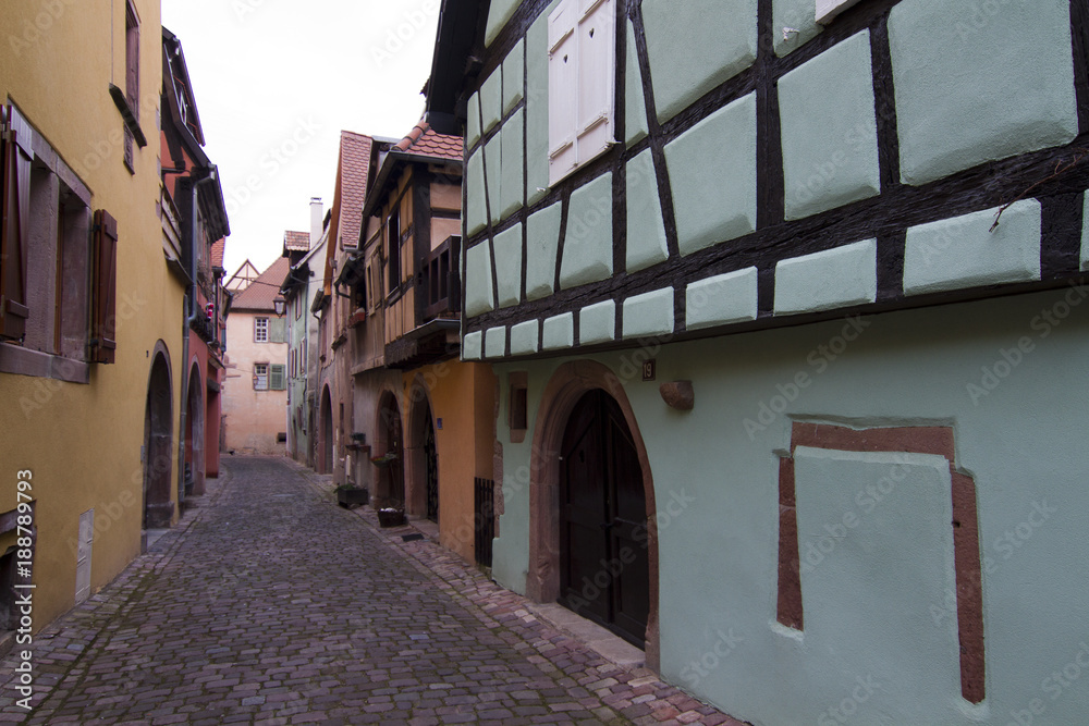 Gasse in einer mittelalterlichen Stadt