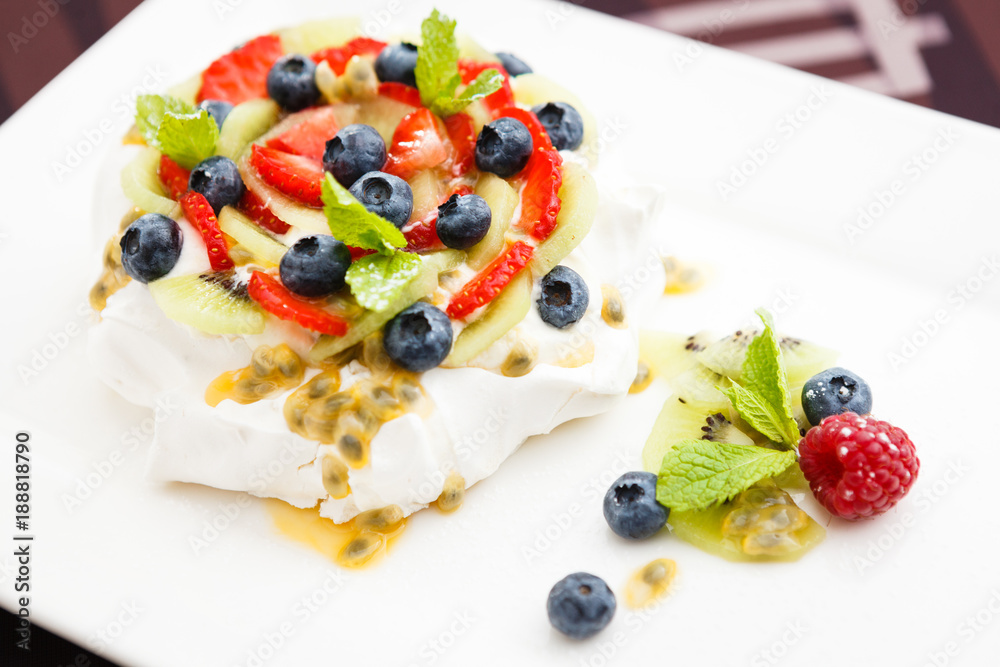 home made Pavlova cake home made Pavlova cake