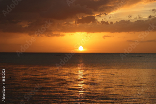 coucher de soleil, île maurice © julien