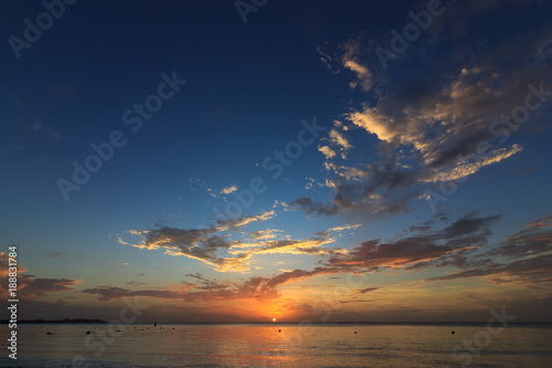 Cuadro en lienzo coucher de soleil, côte nord de l'île maurice