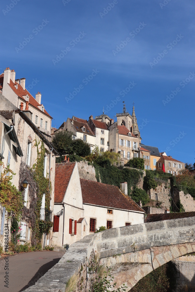 Bourgogne - Côte-d'Or - Sémur-en Auxois - Vue sur la vieille cité bourguignonne