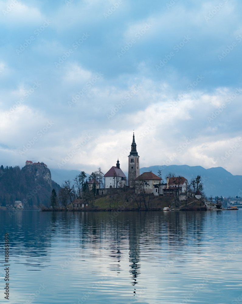 Naklejka premium Lake Bled with St. Marys Church