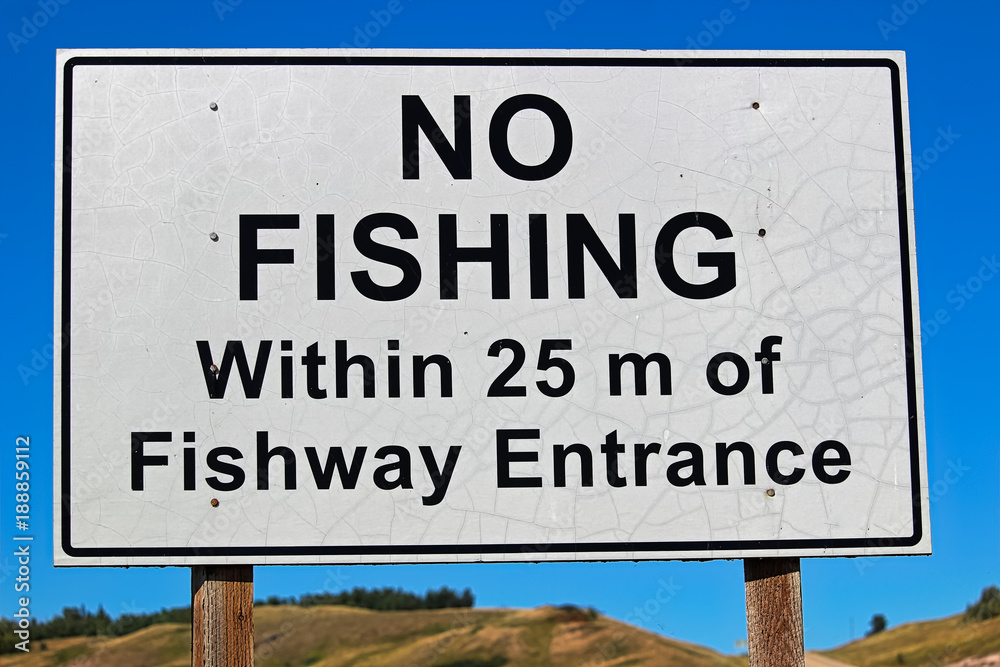 A No Fishing Within 25m of Fishway Entrance sign