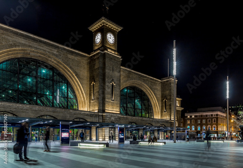 Canvas Print Kings cross station in the night, London