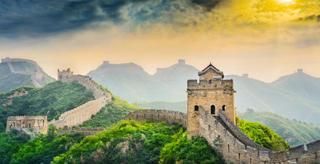 Leinwandbilder Chinesische Mauer Chinesische Mauer im Bergpanorama  © aphotostory