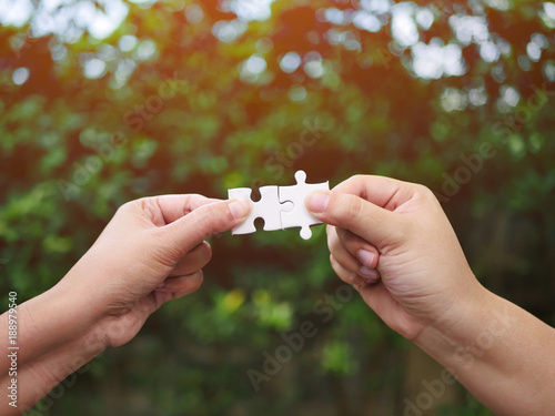 Fotografi Two hand combine jigsaw
