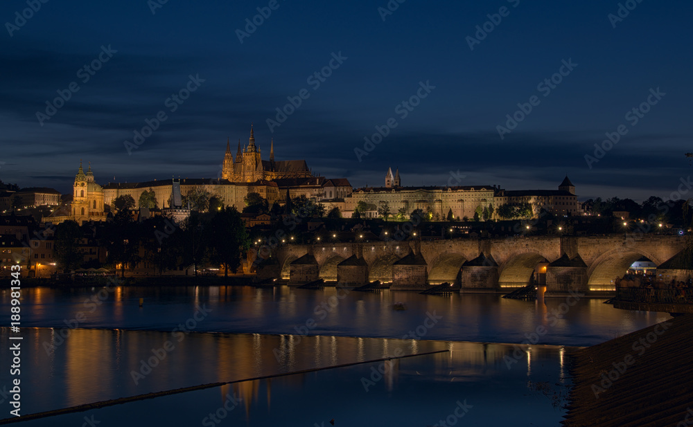 Prague castle and bridge at night
