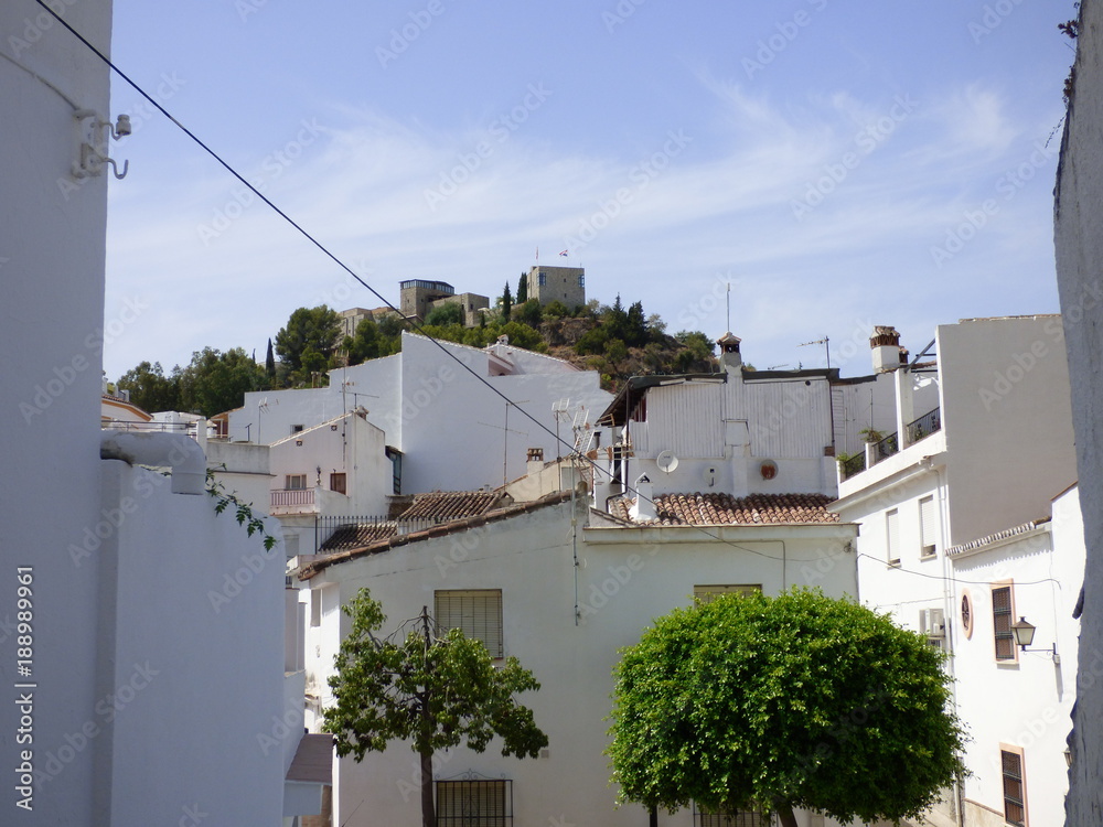 Monda, pueblo de Andalucía, situado en la provincia de Málaga (España), en la Comarca de la Sierra de las Nieves. 