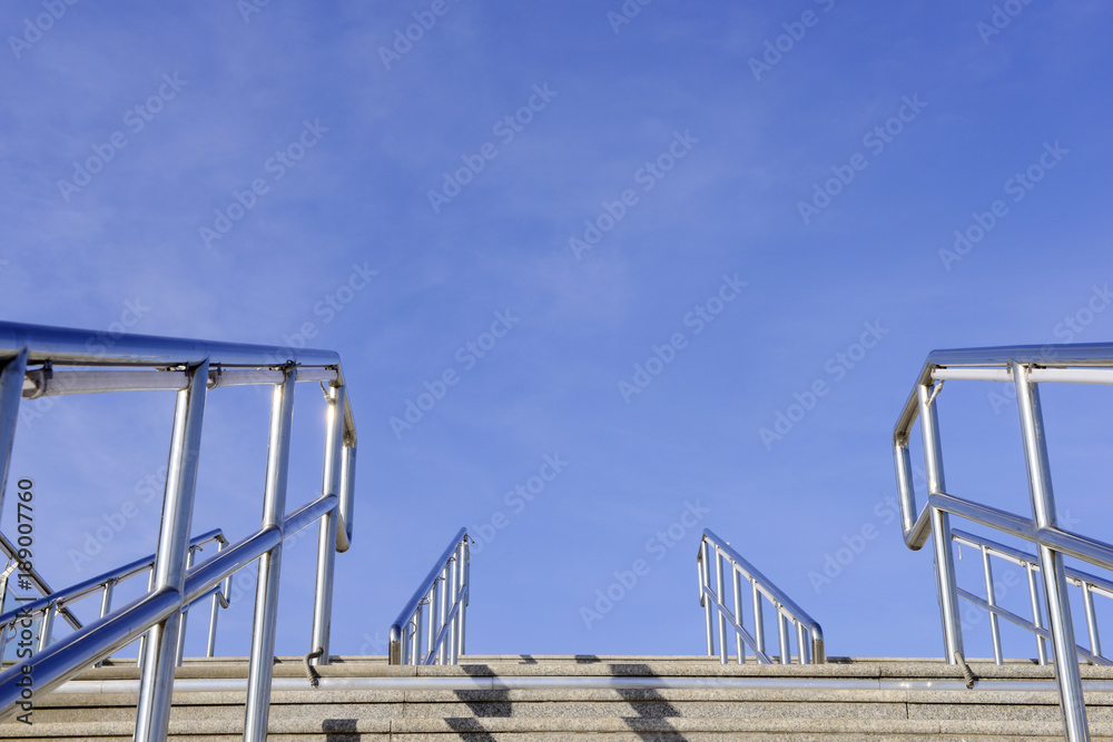 The steps of the stainless steel handrails The steps of the stainless steel handrails
