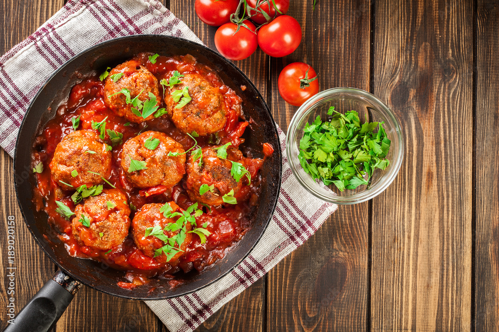 Pork meatballs with spicy tomato sauce Pork meatballs with spicy tomato sauce