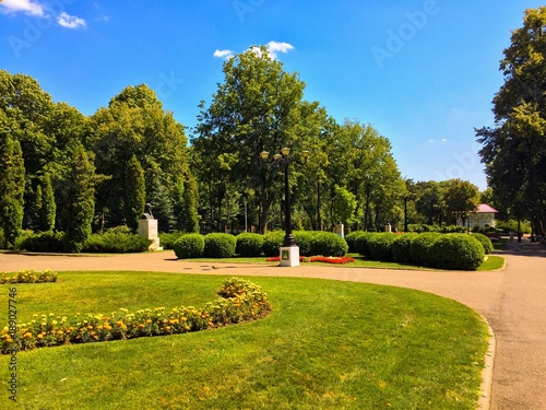 Park in Vaslui Rumänien photo