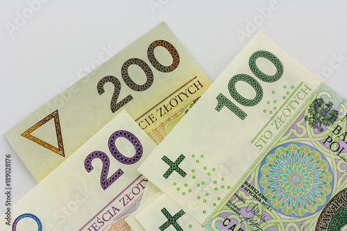 New Polish banknotes 100, 200 and 20 zloty