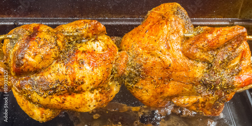 Obraz na plátně poulets à la broche