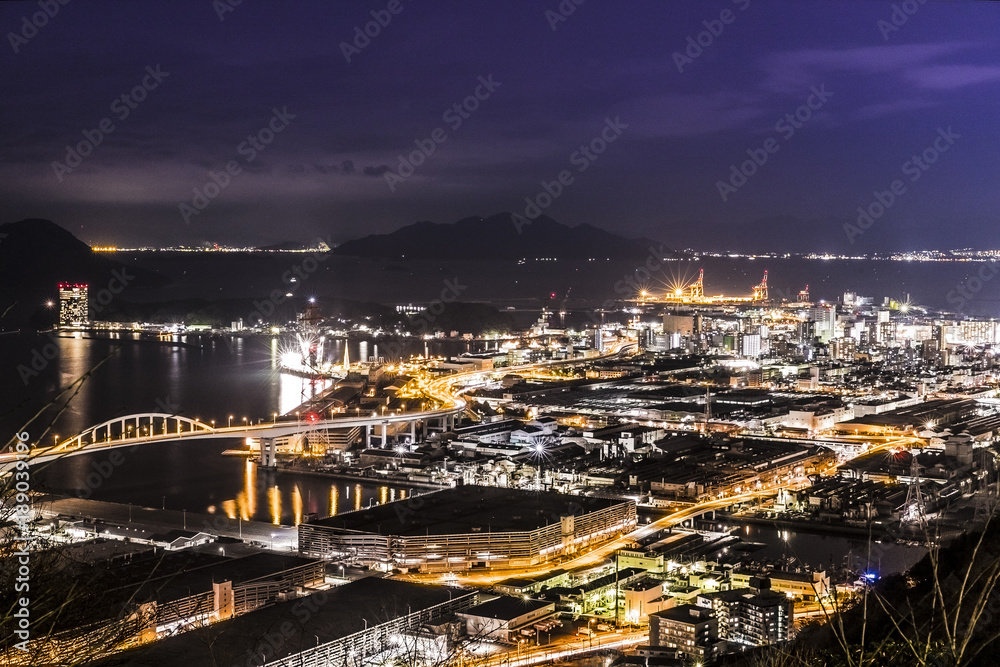 黄金山から広島港を望む夜景