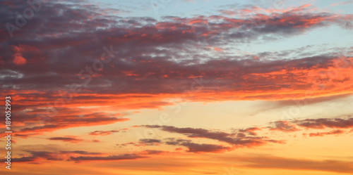 Wolken im Sonnenuntergang