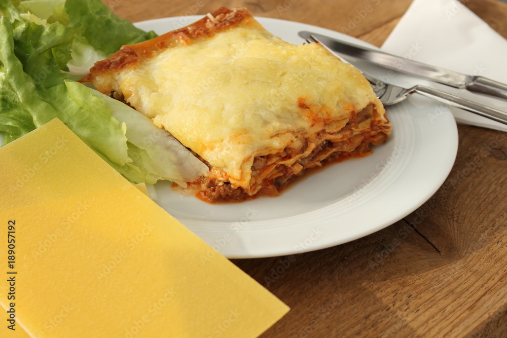 Leckere Lasagne goldgelb überbacken