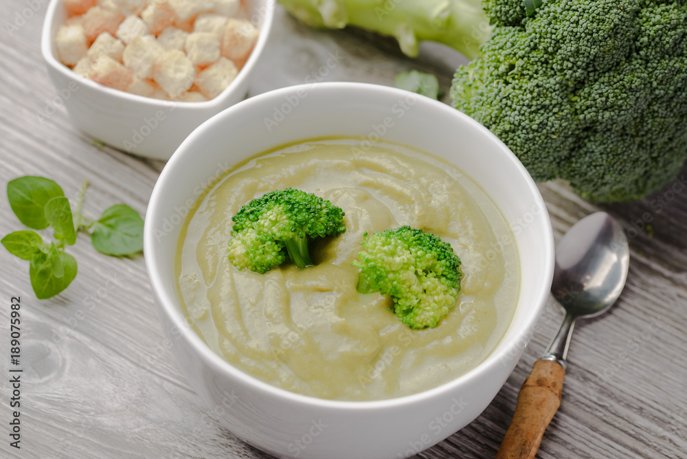 Vegetarian Broccoli Cream Soup