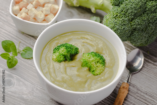 Vegetarian Broccoli Cream Soup